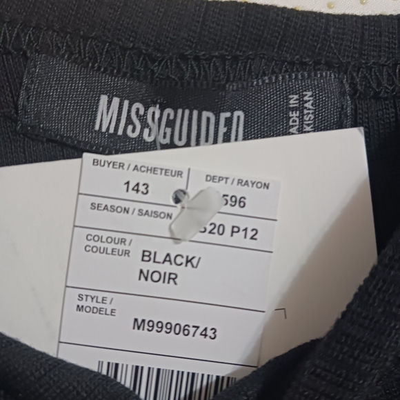 Missguided Off the shoulder Beltef Jumpsuit. - Picture 7 of 8